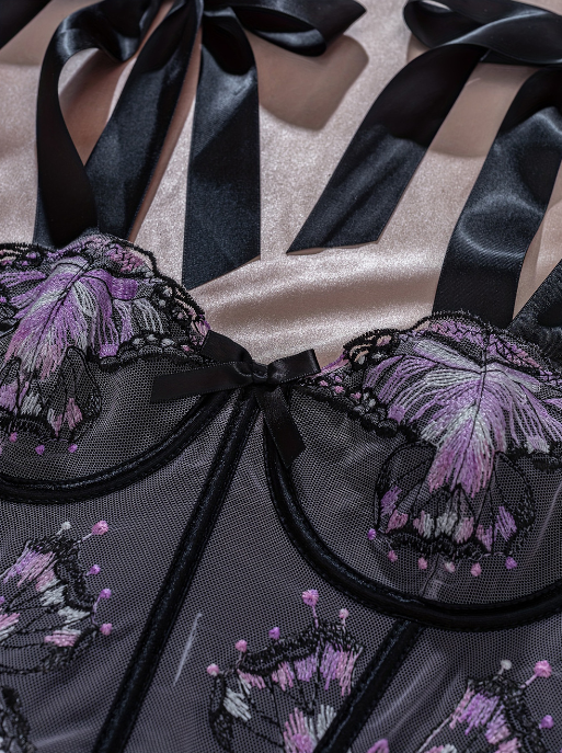 Elegant Underwire Herringbone Bra with Butterfly Embroidery